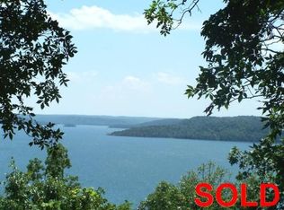 333 Center Rd, Eureka Springs, AR 72631