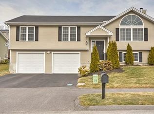 4 Holly Ter, Worcester, MA 01607