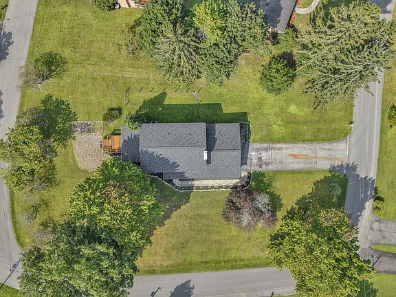 3rd image of 306 Millstone Dr