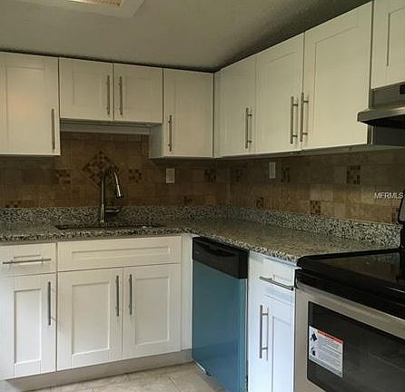4th image of 1704 E Poinsettia Ave