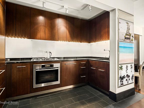 4th image of 40 Broad St APT 11G