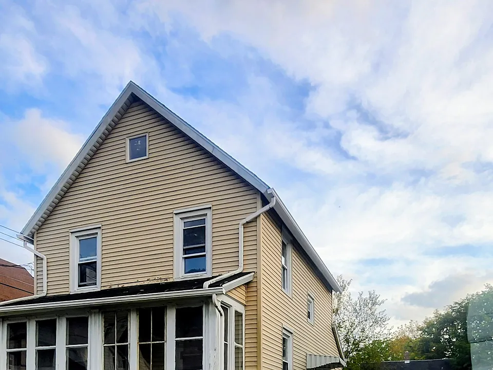 50 Baxter St #1