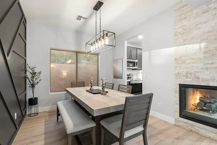 3 bed, 1751 sqft, $4,675 — Photo 3