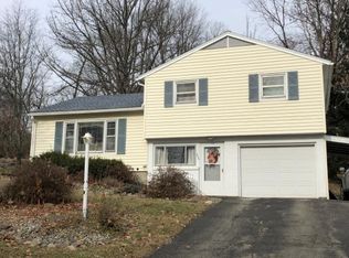 206 Ridgefield Rd, Endicott, NY 13760