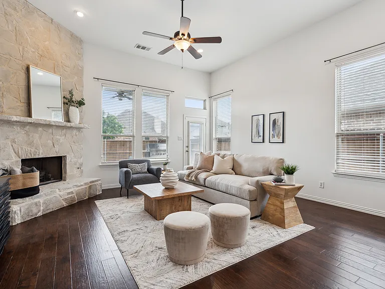 5637 Belton Ln — Photo 3