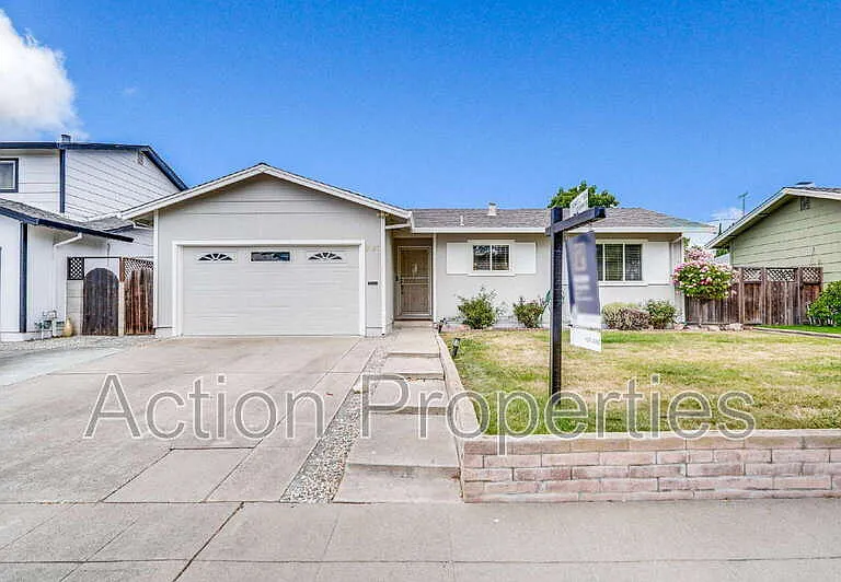 2126 Warmwood Ln — Photo 1