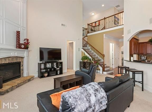 5th image of 2252 Fort Dr SE