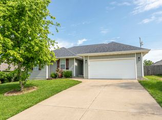 317 Cinnamon Ct, Sparta, MO 65753