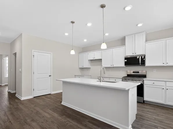 32 Georgetown Dr, Freehold, NJ 07728