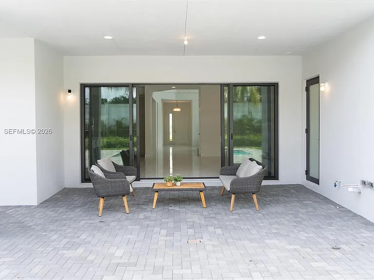 8151 Laurel Falls Dr — Photo 34