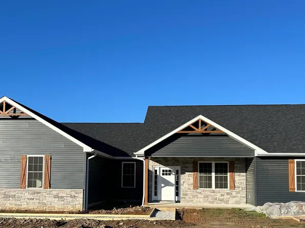 100 Excalibur Dr, Carterville, IL 62918