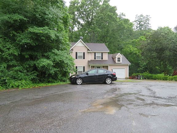 4th image of 211 Alpine Way