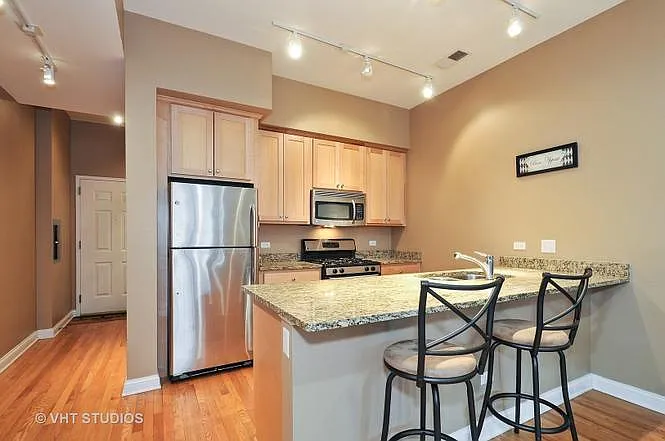 2035 S Indiana Ave #504 — Photo 6