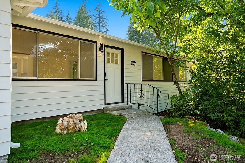 2nd image of 853 S 306th Street