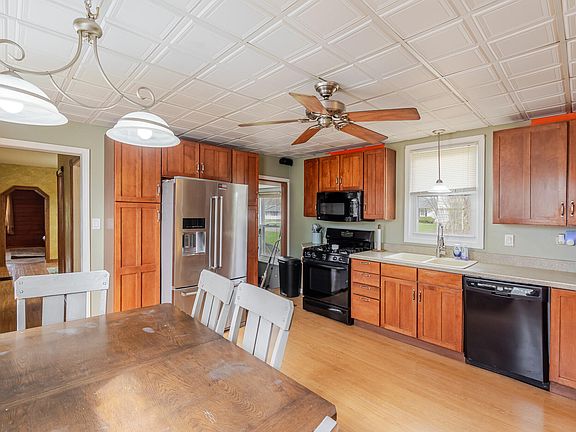 4th image of 2402 Linda Rd