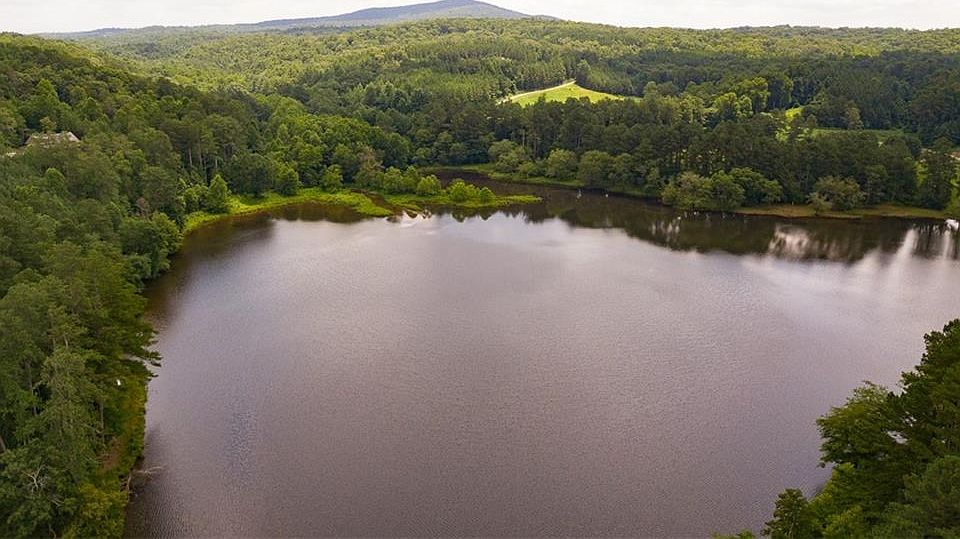 1st image of 828 Cove Lake Dr