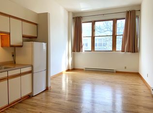332 W Broadway APT F, Waukesha, WI