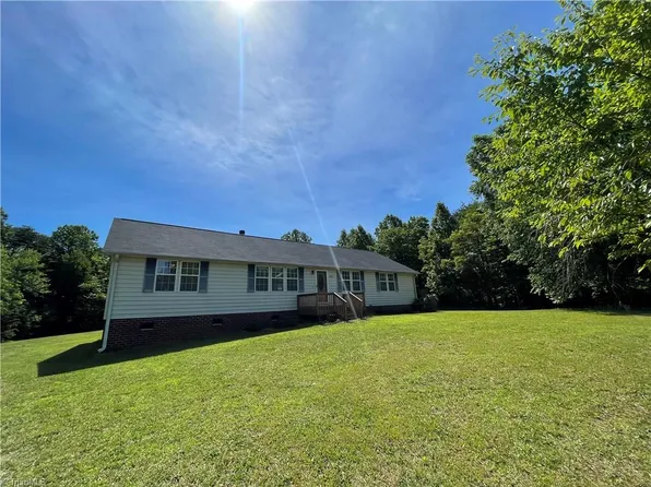 1060 Laredo Dr, Madison, NC 27025