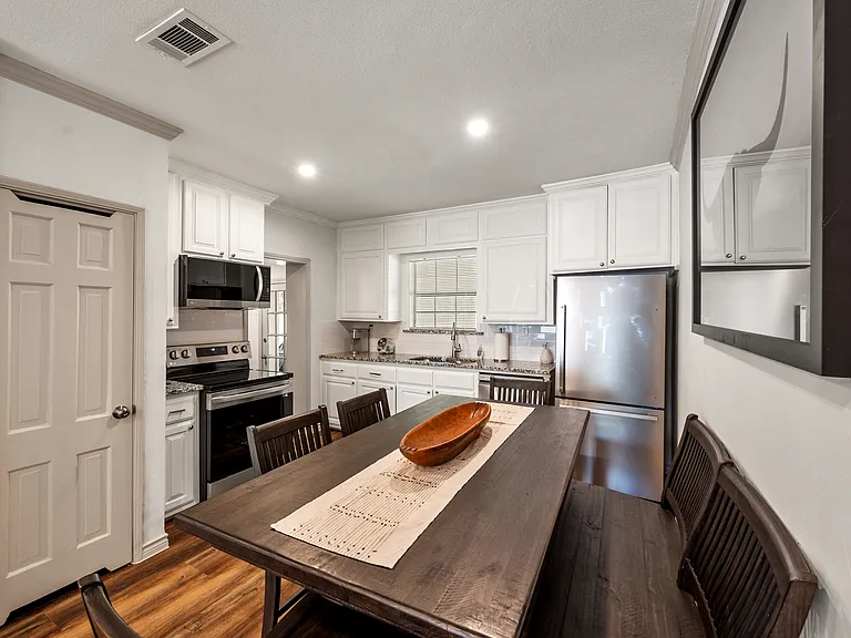 3458 Suffolk Dr — Photo 6
