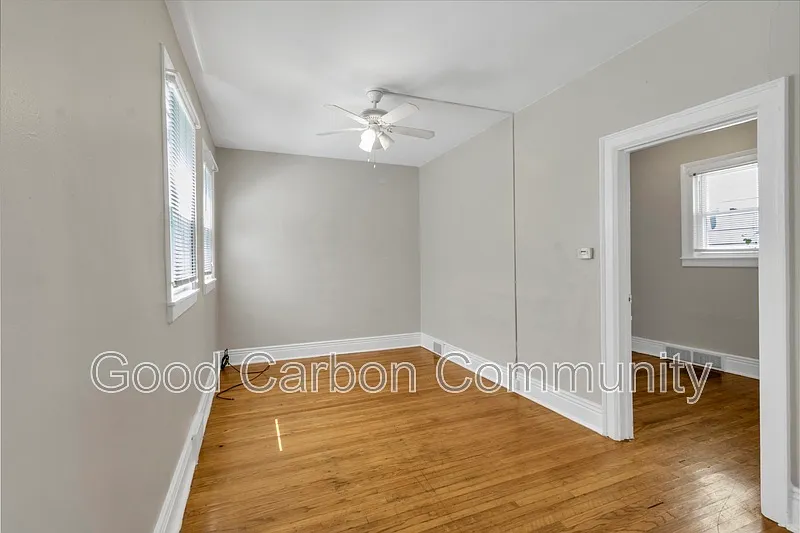 1 bed, 1.0 bath, $995 — Photo 2