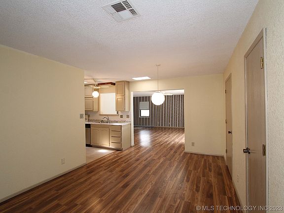 5th image of 14473 S Oklahoma Blvd