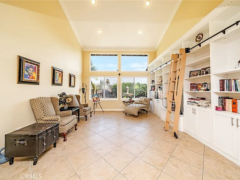 1901 Celeste Ln — Photo 6