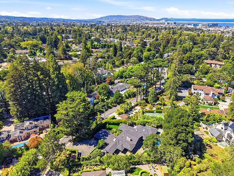 820 Eucalyptus Ave — Photo 67