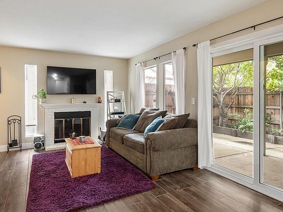 5th image of 1675 Vernon St Unit 19