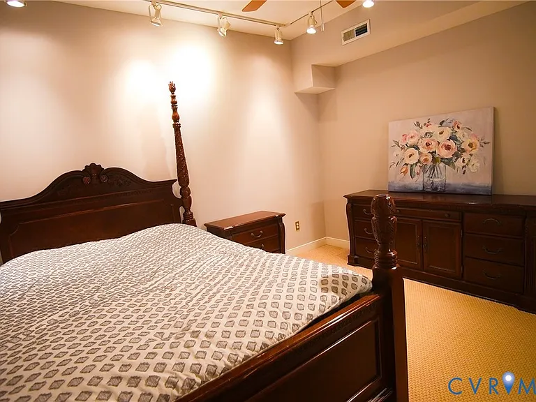 215 N 19th St #U11 — Photo 16
