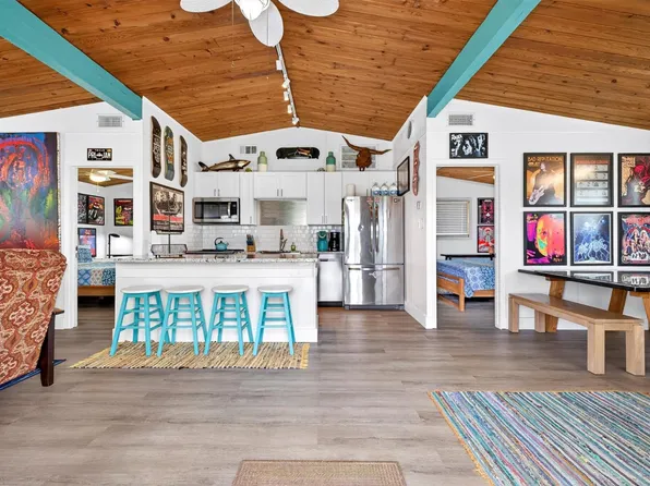 4019 Jackson Dr, Galveston, TX 77554