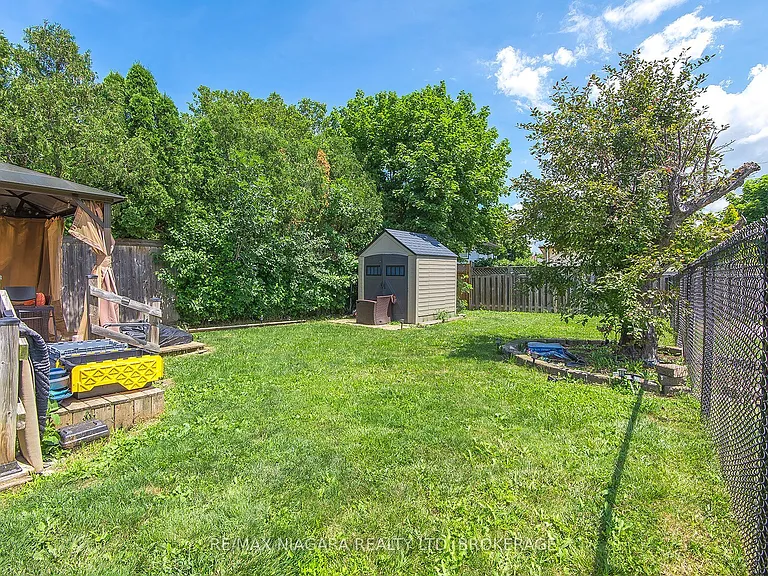58 Dorchester Blvd — Photo 3