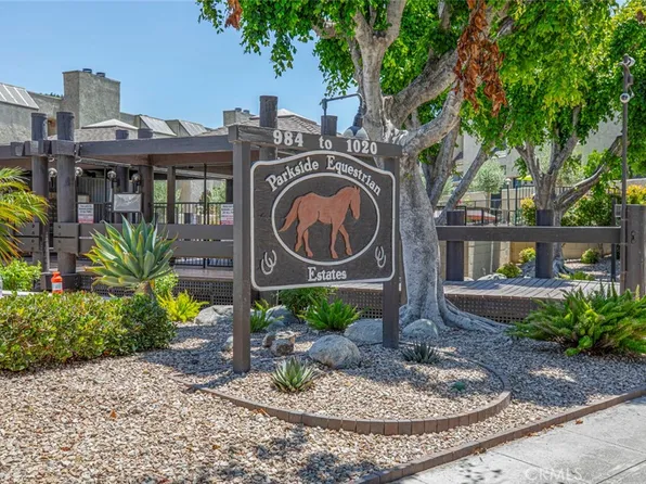 990 W Riverside Dr Unit 19, Burbank, CA 91506