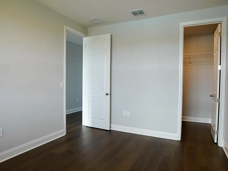 12182 Eastmoor Dr — Photo 40