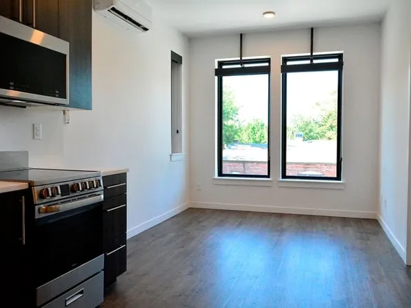 3334 SE Belmont St APT 302, Portland, OR 97214