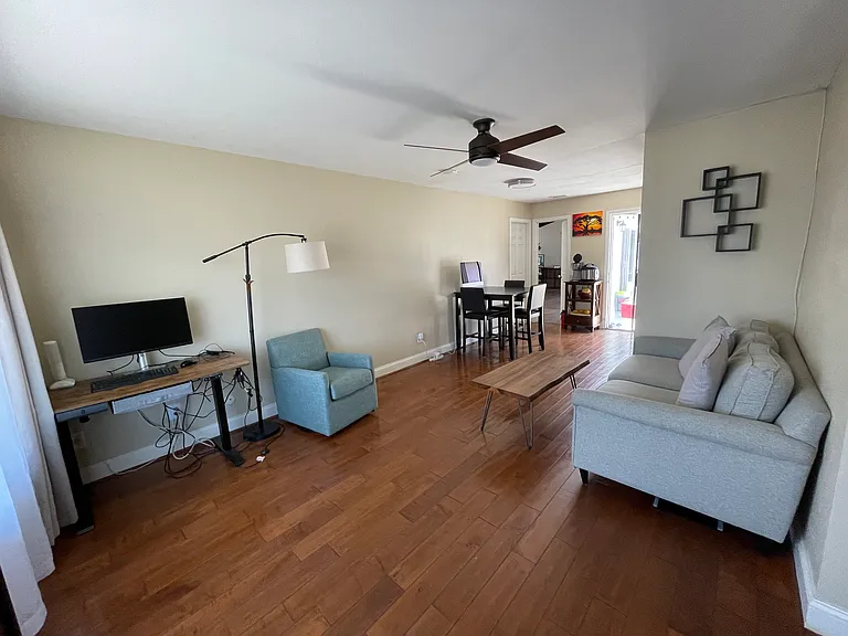 8221 Valdosta Ave — Photo 17