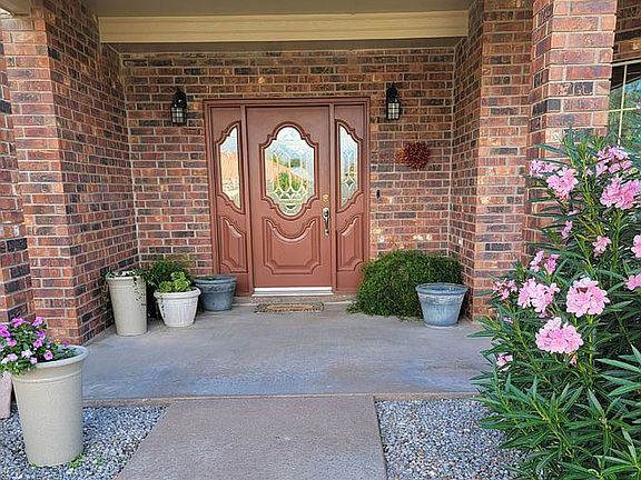 4th image of 733 Eagle Dr