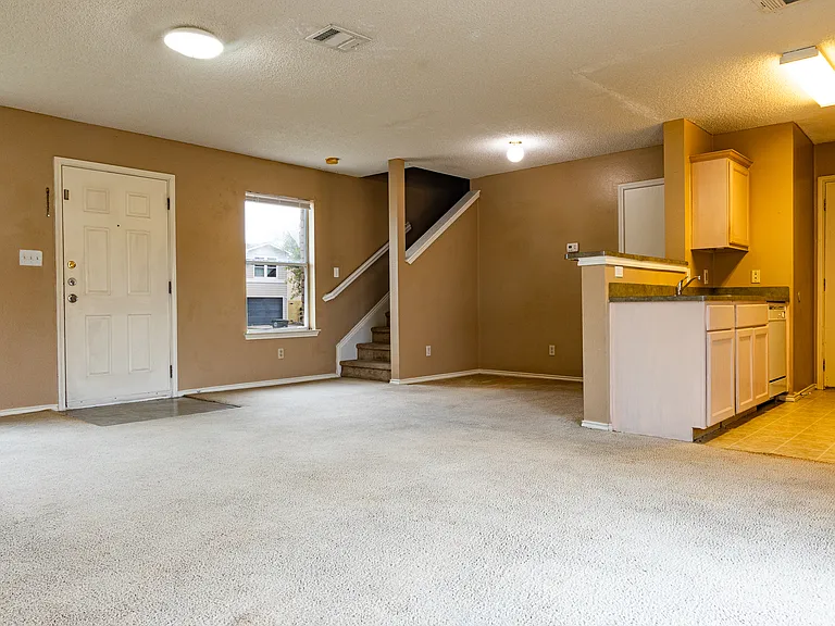 2104 Magnolia St — Photo 13