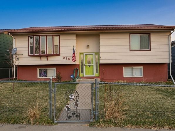 218 5th Ave NE