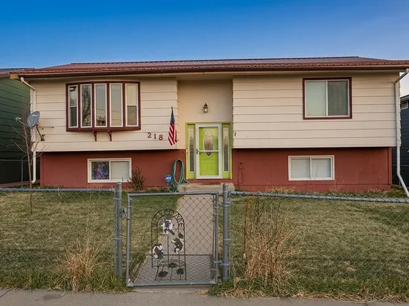 218 5th Ave NE, Cut Bank, MT 59427