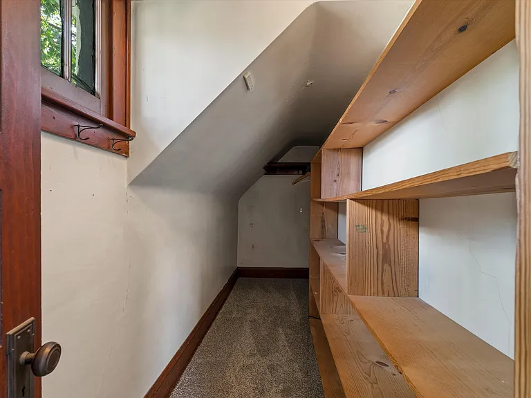 1011 Jackson St — Photo 7