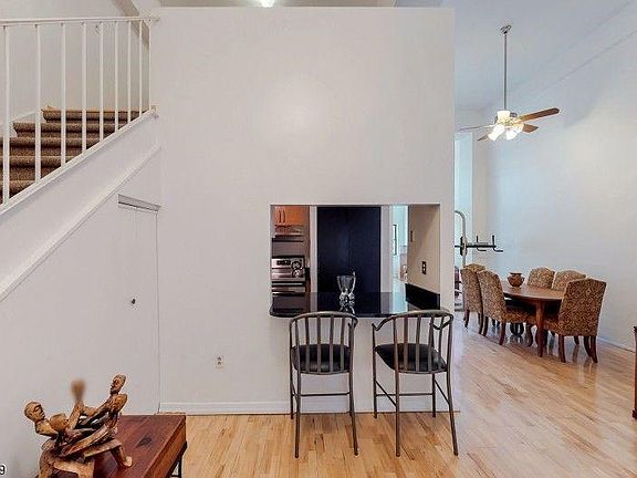 4th image of 111 Mulberry St