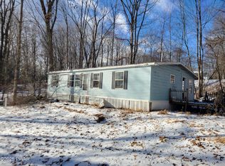 42 West Rd, Hawley, PA 18428