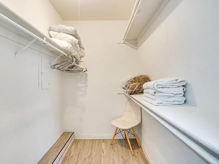 6646 E Lovers Ln — Photo 27