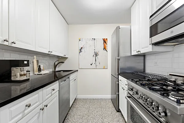 Rented by Compass | media 14