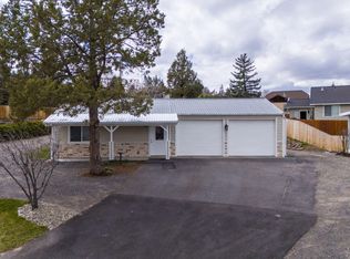 2955 SW 32nd St, Redmond, OR 97756