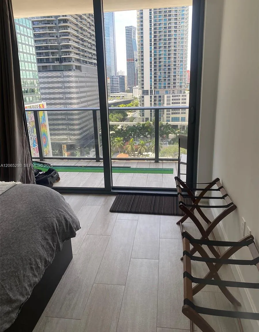 Brickell Heights East Con — Photo 4