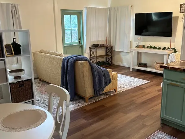 (undisclosed Address), Malibu, CA 90265