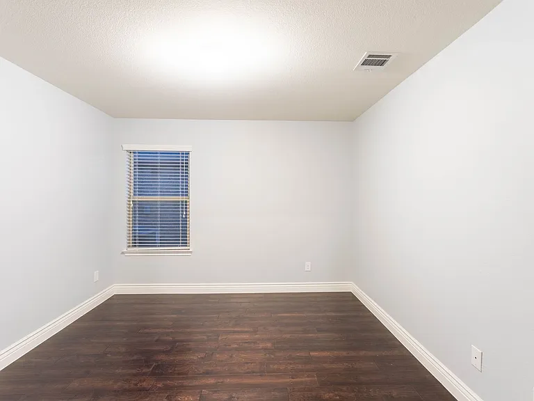 1009 Riverstone Trl — Photo 13