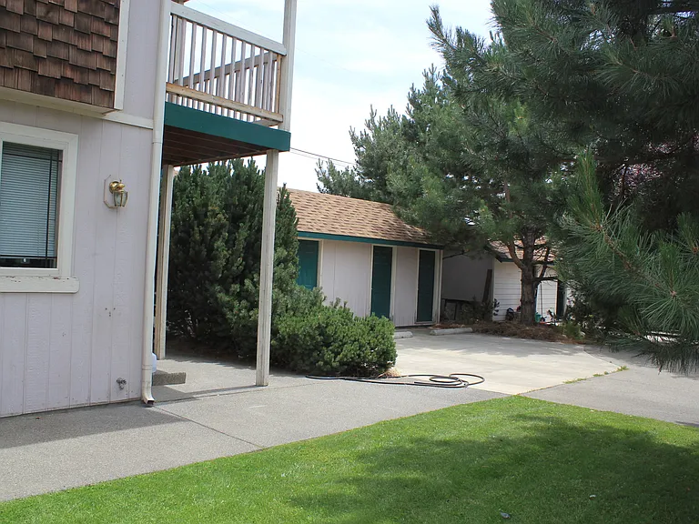 503 E River Ave — Photo 6