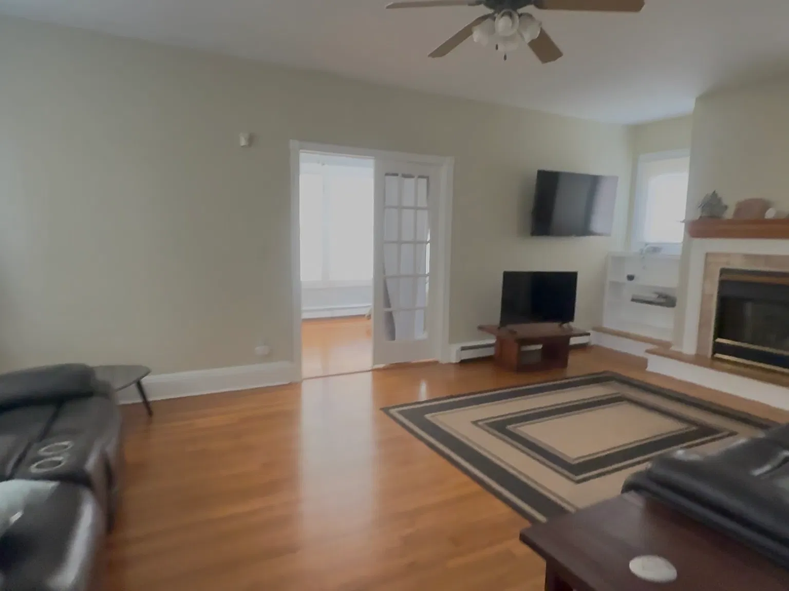 4 bed, 2500 sqft, $11,000 — Photo 2